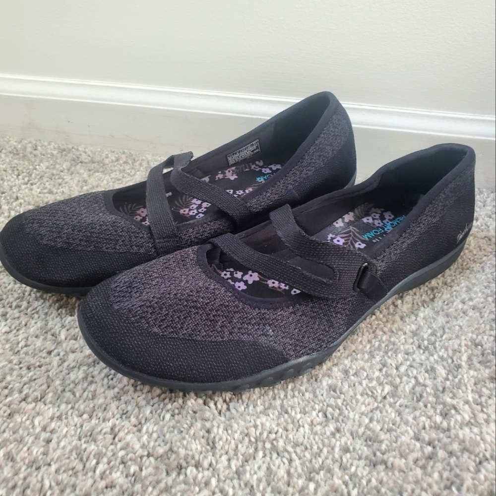 Sketchers. Ballet flat/walking shoe. Size 11.